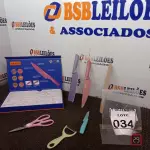 LOTE 034 - 01 KIT DE FACAS DE COZINHA C/. (NO ESTADO) ATENÇÃO! FAZER A VISITAÇÃO ANTES DE ARREMATAR, NÃO SABEMOS SE FUNCIONA. LEILÃO NÃO TEM GARANTIA E NEM DEVOLUÇÃO, SUJEITO A POSSÍVEIS AVARIAS VISÍVEIS/OCULTAS E/OU AUSÊNCIA DE COMPONENTES.