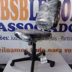 LOTE 370 - 01 CADEIRA GIRATÓRIA NA COR PRETA. (NO ESTADO) ATENÇÃO! FAZER A VISITAÇÃO ANTES DE ARREMATAR, NÃO SABEMOS SE FUNCIONA. LEILÃO NÃO TEM GARANTIA E NEM DEVOLUÇÃO, SUJEITO A POSSÍVEIS AVARIAS VISÍVEIS/OCULTAS E/OU AUSÊNCIA DE COMPONENTES.