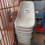 LOTE 442 - 10 CADEIRAS DE PLÁSTICO C/BASE DE FERRO. (NO ESTADO) ATENÇÃO! FAZER A VISITAÇÃO ANTES DE ARREMATAR, NÃO SABEMOS SE FUNCIONA. LEILÃO NÃO TEM GARANTIA E NEM DEVOLUÇÃO, SUJEITO A POSSÍVEIS AVARIAS VISÍVEIS/OCULTAS E/OU AUSÊNCIA DE COMPONENTES.