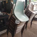 LOTE 444 - 10 CADEIRAS DE PLÁSTICO C/BASE DE FERRO. (NO ESTADO) ATENÇÃO! FAZER A VISITAÇÃO ANTES DE ARREMATAR, NÃO SABEMOS SE FUNCIONA. LEILÃO NÃO TEM GARANTIA E NEM DEVOLUÇÃO, SUJEITO A POSSÍVEIS AVARIAS VISÍVEIS/OCULTAS E/OU AUSÊNCIA DE COMPONENTES.