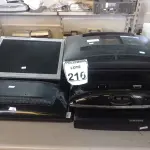 LOTE 216 - 11 MONITORES MARCAS E MODELOS DIVERSOS P/RETIRADA DE PEÇAS. (TODOS S/PÉ). (NO ESTADO) ATENÇÃO! FAZER A VISITAÇÃO ANTES DE ARREMATAR, NÃO SABEMOS SE FUNCIONA. LEILÃO NÃO TEM GARANTIA E NEM DEVOLUÇÃO, SUJEITO A POSSÍVEIS AVARIAS VISÍVEIS/OCULTAS E/OU AUSÊNCIA DE COMPONENTES.