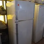 LOTE 404 - 01 GELADEIRA MARCA BRASTEMP FROST FREE 220V. (NO ESTADO) ATENÇÃO! FAZER A VISITAÇÃO ANTES DE ARREMATAR, NÃO SABEMOS SE FUNCIONA. LEILÃO NÃO TEM GARANTIA E NEM DEVOLUÇÃO, SUJEITO A POSSÍVEIS AVARIAS VISÍVEIS/OCULTAS E/OU AUSÊNCIA DE COMPONENTES.