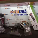 LOTE 200 - 02 ASPIRADORES DE PÓ MARCAS E MODELOS DIVERSOS. (NO ESTADO) ATENÇÃO! FAZER A VISITAÇÃO ANTES DE ARREMATAR, NÃO SABEMOS SE FUNCIONA. LEILÃO NÃO TEM GARANTIA E NEM DEVOLUÇÃO, SUJEITO A POSSÍVEIS AVARIAS VISÍVEIS/OCULTAS E/OU AUSÊNCIA DE COMPONENTES.