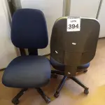 LOTE 394 - 02 CADEIRAS P/ESCRITÓRIO GIRATÓRIAS. (NO ESTADO) ATENÇÃO! FAZER A VISITAÇÃO ANTES DE ARREMATAR, NÃO SABEMOS SE FUNCIONA. LEILÃO NÃO TEM GARANTIA E NEM DEVOLUÇÃO, SUJEITO A POSSÍVEIS AVARIAS VISÍVEIS/OCULTAS E/OU AUSÊNCIA DE COMPONENTES.