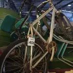 LOTE 454 - 02 BICICLETAS SENDO UMA MARCA CALOI. (NO ESTADO) ATENÇÃO! FAZER A VISITAÇÃO ANTES DE ARREMATAR, NÃO SABEMOS SE FUNCIONA. LEILÃO NÃO TEM GARANTIA E NEM DEVOLUÇÃO, SUJEITO A POSSÍVEIS AVARIAS VISÍVEIS/OCULTAS E/OU AUSÊNCIA DE COMPONENTES.