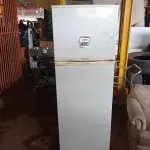LOTE 480 - 01 GELADEIRA MARCA ELECTROLUX C/AVARIAS. (NO ESTADO) ATENÇÃO! FAZER A VISITAÇÃO ANTES DE ARREMATAR, NÃO SABEMOS SE FUNCIONA. LEILÃO NÃO TEM GARANTIA E NEM DEVOLUÇÃO, SUJEITO A POSSÍVEIS AVARIAS VISÍVEIS/OCULTAS E/OU AUSÊNCIA DE COMPONENTES.