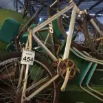LOTE 454 - 02 BICICLETAS SENDO UMA MARCA CALOI. (NO ESTADO) ATENÇÃO! FAZER A VISITAÇÃO ANTES DE ARREMATAR, NÃO SABEMOS SE FUNCIONA. LEILÃO NÃO TEM GARANTIA E NEM DEVOLUÇÃO, SUJEITO A POSSÍVEIS AVARIAS VISÍVEIS/OCULTAS E/OU AUSÊNCIA DE COMPONENTES.
