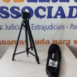 LOTE 365 - 01 TRIPÉ P/CÂMERA MARCA TOMATE(NOVO). (NO ESTADO) ATENÇÃO! FAZER A VISITAÇÃO ANTES DE ARREMATAR, NÃO SABEMOS SE FUNCIONA. LEILÃO NÃO TEM GARANTIA E NEM DEVOLUÇÃO, SUJEITO A POSSÍVEIS AVARIAS VISÍVEIS/OCULTAS E/OU AUSÊNCIA DE COMPONENTES.