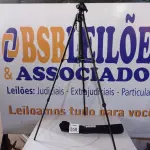 LOTE 350 - 01 TRIPÉ P/CÂMERA MARCA TOMATE(NOVO). (NO ESTADO) ATENÇÃO! FAZER A VISITAÇÃO ANTES DE ARREMATAR, NÃO SABEMOS SE FUNCIONA. LEILÃO NÃO TEM GARANTIA E NEM DEVOLUÇÃO, SUJEITO A POSSÍVEIS AVARIAS VISÍVEIS/OCULTAS E/OU AUSÊNCIA DE COMPONENTES.