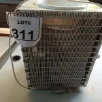 LOTE 311 - 01 PURIFICADOR DE ÁGUA P/GALÃO MARCA ADVANCED 220V. (NO ESTADO) ATENÇÃO! FAZER A VISITAÇÃO ANTES DE ARREMATAR, NÃO SABEMOS SE FUNCIONA. LEILÃO NÃO TEM GARANTIA E NEM DEVOLUÇÃO, SUJEITO A POSSÍVEIS AVARIAS VISÍVEIS/OCULTAS E/OU AUSÊNCIA DE COMPONENTES.