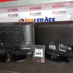 LOTE 368 - 02 TVS 26” MARCA SONY E SAMSUNG. (NO ESTADO) ATENÇÃO! FAZER A VISITAÇÃO ANTES DE ARREMATAR, NÃO SABEMOS SE FUNCIONA. LEILÃO NÃO TEM GARANTIA E NEM DEVOLUÇÃO, SUJEITO A POSSÍVEIS AVARIAS VISÍVEIS/OCULTAS E/OU AUSÊNCIA DE COMPONENTES.