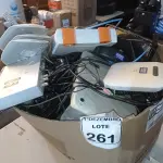 LOTE 261 - 01 LOTE C/ROTEADORES, CABOS, MODEMS, CALCULADORAS E MATERIAIS DIVERSOS. (NO ESTADO) ATENÇÃO! FAZER A VISITAÇÃO ANTES DE ARREMATAR, NÃO SABEMOS SE FUNCIONA. LEILÃO NÃO TEM GARANTIA E NEM DEVOLUÇÃO, SUJEITO A POSSÍVEIS AVARIAS VISÍVEIS/OCULTAS E/OU AUSÊNCIA DE COMPONENTES.