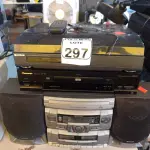 LOTE 297 - 01 APARELHO DE SOM MARCA SHARK, 01 TOCA CD’S MARCA PIONEER C/CONTROLE E 01 TOCA DISCOS MARCA GRADIENTE. (NO ESTADO) ATENÇÃO! FAZER A VISITAÇÃO ANTES DE ARREMATAR, NÃO SABEMOS SE FUNCIONA. LEILÃO NÃO TEM GARANTIA E NEM DEVOLUÇÃO, SUJEITO A POSSÍVEIS AVARIAS VISÍVEIS/OCULTAS E/OU AUSÊNCIA DE COMPONENTES.
