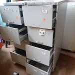 LOTE 475 - 02 ARQUIVOS DE AÇO C/04 GAVETAS CADA. (NO ESTADO) ATENÇÃO! FAZER A VISITAÇÃO ANTES DE ARREMATAR, NÃO SABEMOS SE FUNCIONA. LEILÃO NÃO TEM GARANTIA E NEM DEVOLUÇÃO, SUJEITO A POSSÍVEIS AVARIAS VISÍVEIS/OCULTAS E/OU AUSÊNCIA DE COMPONENTES.