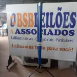 LOTE 398 - 01 TELA DE PROJEÇÃO. (NO ESTADO) ATENÇÃO! FAZER A VISITAÇÃO ANTES DE ARREMATAR, NÃO SABEMOS SE FUNCIONA. LEILÃO NÃO TEM GARANTIA E NEM DEVOLUÇÃO, SUJEITO A POSSÍVEIS AVARIAS VISÍVEIS/OCULTAS E/OU AUSÊNCIA DE COMPONENTES.