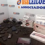 LOTE 474 - 01 GPS, 03 CONTROLES DE VIDEOGAME, 02 CALCULADORAS, VARIAS BATERIAS MARCAS E MODELOS DIVERSOS E 01 APARELHO DE SKIN CARE XN-8030. (NO ESTADO) ATENÇÃO! FAZER A VISITAÇÃO ANTES DE ARREMATAR, NÃO SABEMOS SE FUNCIONA. LEILÃO NÃO TEM GARANTIA E NEM DEVOLUÇÃO, SUJEITO A POSSÍVEIS AVARIAS VISÍVEIS/OCULTAS E/OU AUSÊNCIA DE COMPONENTES.