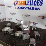 LOTE 231 - 10 CÂMERAS DE SEGURANÇA MARCAS E MODELOS DIVERSOS. (NO ESTADO) ATENÇÃO! FAZER A VISITAÇÃO ANTES DE ARREMATAR, NÃO SABEMOS SE FUNCIONA. LEILÃO NÃO TEM GARANTIA E NEM DEVOLUÇÃO, SUJEITO A POSSÍVEIS AVARIAS VISÍVEIS/OCULTAS E/OU AUSÊNCIA DE COMPONENTES.