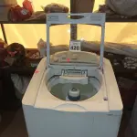 LOTE 420 - 01 MÁQUINA DE LAVAR MARCA GE 12KG 220V. (NO ESTADO) ATENÇÃO! FAZER A VISITAÇÃO ANTES DE ARREMATAR, NÃO SABEMOS SE FUNCIONA. LEILÃO NÃO TEM GARANTIA E NEM DEVOLUÇÃO, SUJEITO A POSSÍVEIS AVARIAS VISÍVEIS/OCULTAS E/OU AUSÊNCIA DE COMPONENTES.