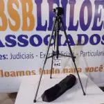 LOTE 442 - 01 TRIPÉ P/CÂMERA MARCA TOMATE(NOVO). (NO ESTADO) ATENÇÃO! FAZER A VISITAÇÃO ANTES DE ARREMATAR, NÃO SABEMOS SE FUNCIONA. LEILÃO NÃO TEM GARANTIA E NEM DEVOLUÇÃO, SUJEITO A POSSÍVEIS AVARIAS VISÍVEIS/OCULTAS E/OU AUSÊNCIA DE COMPONENTES.