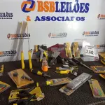LOTE 330 - 01 LOTE COM FERRAMENTAS DIVERSAS. (NO ESTADO) ATENÇÃO! FAZER A VISITAÇÃO ANTES DE ARREMATAR, NÃO SABEMOS SE FUNCIONA. LEILÃO NÃO TEM GARANTIA E NEM DEVOLUÇÃO, SUJEITO A POSSÍVEIS AVARIAS VISÍVEIS/OCULTAS E/OU AUSÊNCIA DE COMPONENTES.