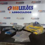 LOTE 249 - 01 LOTE C/VÁRIAS CAPAS P/CHUVA E LUVAS. (NO ESTADO) ATENÇÃO! FAZER A VISITAÇÃO ANTES DE ARREMATAR, NÃO SABEMOS SE FUNCIONA. LEILÃO NÃO TEM GARANTIA E NEM DEVOLUÇÃO, SUJEITO A POSSÍVEIS AVARIAS VISÍVEIS/OCULTAS E/OU AUSÊNCIA DE COMPONENTES.