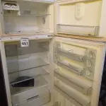 LOTE 457 - 01 GELADEIRA MARCA BOSCH. (NO ESTADO) ATENÇÃO! FAZER A VISITAÇÃO ANTES DE ARREMATAR, NÃO SABEMOS SE FUNCIONA. LEILÃO NÃO TEM GARANTIA E NEM DEVOLUÇÃO, SUJEITO A POSSÍVEIS AVARIAS VISÍVEIS/OCULTAS E/OU AUSÊNCIA DE COMPONENTES.
