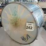 LOTE 242 - 01 INSTRUMENTO SURDO MARCA LUEN. (NO ESTADO) ATENÇÃO! FAZER A VISITAÇÃO ANTES DE ARREMATAR, NÃO SABEMOS SE FUNCIONA. LEILÃO NÃO TEM GARANTIA E NEM DEVOLUÇÃO, SUJEITO A POSSÍVEIS AVARIAS VISÍVEIS/OCULTAS E/OU AUSÊNCIA DE COMPONENTES.