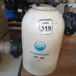 LOTE 319 - 01 FILTRO P/PISCINAS MARCA EPEX MODELO PF40. (NO ESTADO) ATENÇÃO! FAZER A VISITAÇÃO ANTES DE ARREMATAR, NÃO SABEMOS SE FUNCIONA. LEILÃO NÃO TEM GARANTIA E NEM DEVOLUÇÃO, SUJEITO A POSSÍVEIS AVARIAS VISÍVEIS/OCULTAS E/OU AUSÊNCIA DE COMPONENTES.