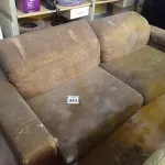 LOTE 343 - 01 SOFÁ RECLINÁVEL DE DOIS LUGARES CORINHO NA COR MARROM. (NO ESTADO) ATENÇÃO! FAZER A VISITAÇÃO ANTES DE ARREMATAR, NÃO SABEMOS SE FUNCIONA. LEILÃO NÃO TEM GARANTIA E NEM DEVOLUÇÃO, SUJEITO A POSSÍVEIS AVARIAS VISÍVEIS/OCULTAS E/OU AUSÊNCIA DE COMPONENTES.