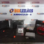 LOTE 308 - 02 APARELHOS DE SOM AUTOMOTIVOS MARCAS E MODELOS DIVERSOS SENDO UM TOCA-FITAS, 01 CAIXA DE SOM E MATERIAIS DIVERSOS. (NO ESTADO) ATENÇÃO! FAZER A VISITAÇÃO ANTES DE ARREMATAR, NÃO SABEMOS SE FUNCIONA. LEILÃO NÃO TEM GARANTIA E NEM DEVOLUÇÃO, SUJEITO A POSSÍVEIS AVARIAS VISÍVEIS/OCULTAS E/OU AUSÊNCIA DE COMPONENTES.