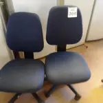 LOTE 394 - 02 CADEIRAS P/ESCRITÓRIO GIRATÓRIAS. (NO ESTADO) ATENÇÃO! FAZER A VISITAÇÃO ANTES DE ARREMATAR, NÃO SABEMOS SE FUNCIONA. LEILÃO NÃO TEM GARANTIA E NEM DEVOLUÇÃO, SUJEITO A POSSÍVEIS AVARIAS VISÍVEIS/OCULTAS E/OU AUSÊNCIA DE COMPONENTES.