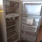 LOTE 405 - 01 GELADEIRA MARCA BRASTEMP 220V. (NO ESTADO) ATENÇÃO! FAZER A VISITAÇÃO ANTES DE ARREMATAR, NÃO SABEMOS SE FUNCIONA. LEILÃO NÃO TEM GARANTIA E NEM DEVOLUÇÃO, SUJEITO A POSSÍVEIS AVARIAS VISÍVEIS/OCULTAS E/OU AUSÊNCIA DE COMPONENTES.