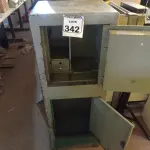 LOTE 342 - 01 COFRE C/DUAS PORTAS. (NO ESTADO) ATENÇÃO! FAZER A VISITAÇÃO ANTES DE ARREMATAR, NÃO SABEMOS SE FUNCIONA. LEILÃO NÃO TEM GARANTIA E NEM DEVOLUÇÃO, SUJEITO A POSSÍVEIS AVARIAS VISÍVEIS/OCULTAS E/OU AUSÊNCIA DE COMPONENTES.