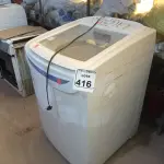 LOTE 416 - 01 MÁQUINA DE LAVAR MARCA ELECTROLUX 13KG 220V. (NO ESTADO) ATENÇÃO! FAZER A VISITAÇÃO ANTES DE ARREMATAR, NÃO SABEMOS SE FUNCIONA. LEILÃO NÃO TEM GARANTIA E NEM DEVOLUÇÃO, SUJEITO A POSSÍVEIS AVARIAS VISÍVEIS/OCULTAS E/OU AUSÊNCIA DE COMPONENTES.