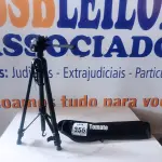 LOTE 355 - 01 TRIPÉ P/CÂMERA MARCA TOMATE(NOVO). (NO ESTADO) ATENÇÃO! FAZER A VISITAÇÃO ANTES DE ARREMATAR, NÃO SABEMOS SE FUNCIONA. LEILÃO NÃO TEM GARANTIA E NEM DEVOLUÇÃO, SUJEITO A POSSÍVEIS AVARIAS VISÍVEIS/OCULTAS E/OU AUSÊNCIA DE COMPONENTES.
