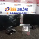 LOTE 233 - 02 MONITORES MARCA AOC. (NO ESTADO) ATENÇÃO! FAZER A VISITAÇÃO ANTES DE ARREMATAR, NÃO SABEMOS SE FUNCIONA. LEILÃO NÃO TEM GARANTIA E NEM DEVOLUÇÃO, SUJEITO A POSSÍVEIS AVARIAS VISÍVEIS/OCULTAS E/OU AUSÊNCIA DE COMPONENTES.