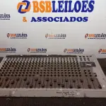 LOTE 206 - 01 MESA DE SOM MARCA SAMICK MODELOS SM-242. (NO ESTADO) ATENÇÃO! FAZER A VISITAÇÃO ANTES DE ARREMATAR, NÃO SABEMOS SE FUNCIONA. LEILÃO NÃO TEM GARANTIA E NEM DEVOLUÇÃO, SUJEITO A POSSÍVEIS AVARIAS VISÍVEIS/OCULTAS E/OU AUSÊNCIA DE COMPONENTES.