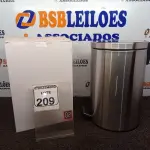 LOTE 209 - 01 LIXEIRA EM INOX COM PEDAL 12L MARCA MOOD. (NO ESTADO) ATENÇÃO! FAZER A VISITAÇÃO ANTES DE ARREMATAR, NÃO SABEMOS SE FUNCIONA. LEILÃO NÃO TEM GARANTIA E NEM DEVOLUÇÃO, SUJEITO A POSSÍVEIS AVARIAS VISÍVEIS/OCULTAS E/OU AUSÊNCIA DE COMPONENTES.