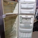 LOTE 276 - 01 GELADEIRA MARCA BOSCH. (NO ESTADO) ATENÇÃO! FAZER A VISITAÇÃO ANTES DE ARREMATAR, NÃO SABEMOS SE FUNCIONA. LEILÃO NÃO TEM GARANTIA E NEM DEVOLUÇÃO, SUJEITO A POSSÍVEIS AVARIAS VISÍVEIS/OCULTAS E/OU AUSÊNCIA DE COMPONENTES.