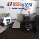 LOTE 226 - 02 APARELHOS DE SOM MARCA PHILLIPS E JVC. (NO ESTADO) ATENÇÃO! FAZER A VISITAÇÃO ANTES DE ARREMATAR, NÃO SABEMOS SE FUNCIONA. LEILÃO NÃO TEM GARANTIA E NEM DEVOLUÇÃO, SUJEITO A POSSÍVEIS AVARIAS VISÍVEIS/OCULTAS E/OU AUSÊNCIA DE COMPONENTES.