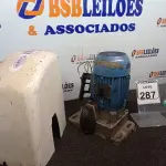 LOTE 287 - 01 MOTOR P/PORTÃO MARCA ROSSI. (NO ESTADO) ATENÇÃO! FAZER A VISITAÇÃO ANTES DE ARREMATAR, NÃO SABEMOS SE FUNCIONA. LEILÃO NÃO TEM GARANTIA E NEM DEVOLUÇÃO, SUJEITO A POSSÍVEIS AVARIAS VISÍVEIS/OCULTAS E/OU AUSÊNCIA DE COMPONENTES.