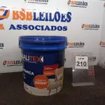 LOTE 210 - 01 GALÃO DE TINTA MARCA QUALITEX 18L. (NO ESTADO) ATENÇÃO! FAZER A VISITAÇÃO ANTES DE ARREMATAR, NÃO SABEMOS SE FUNCIONA. LEILÃO NÃO TEM GARANTIA E NEM DEVOLUÇÃO, SUJEITO A POSSÍVEIS AVARIAS VISÍVEIS/OCULTAS E/OU AUSÊNCIA DE COMPONENTES.