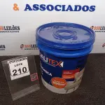 LOTE 210 - 01 GALÃO DE TINTA MARCA QUALITEX 18L. (NO ESTADO) ATENÇÃO! FAZER A VISITAÇÃO ANTES DE ARREMATAR, NÃO SABEMOS SE FUNCIONA. LEILÃO NÃO TEM GARANTIA E NEM DEVOLUÇÃO, SUJEITO A POSSÍVEIS AVARIAS VISÍVEIS/OCULTAS E/OU AUSÊNCIA DE COMPONENTES.