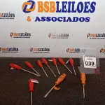 LOTE 039 - 07 CHAVES DE FENDA E 03 PHILIPS MARCAS E MODELOS DIVERSOS(NOVO). (NO ESTADO) ATENÇÃO! FAZER A VISITAÇÃO ANTES DE ARREMATAR, NÃO SABEMOS SE FUNCIONA. LEILÃO NÃO TEM GARANTIA E NEM DEVOLUÇÃO, SUJEITO A POSSÍVEIS AVARIAS VISÍVEIS/OCULTAS E/OU AUSÊNCIA DE COMPONENTES.