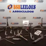 LOTE 004 - 01 LOTE C/MATERIAIS ODONTOLÓGICOS DIVERSOS. (NO ESTADO) ATENÇÃO! FAZER A VISITAÇÃO ANTES DE ARREMATAR, NÃO SABEMOS SE FUNCIONA. LEILÃO NÃO TEM GARANTIA E NEM DEVOLUÇÃO, SUJEITO A POSSÍVEIS AVARIAS VISÍVEIS/OCULTAS E/OU AUSÊNCIA DE COMPONENTES.