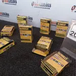 LOTE 205 - 08 CAIXAS DE GRAMPO P/TAPEÇARIA 6.35MM MARCA DEWALT. (NO ESTADO) ATENÇÃO! FAZER A VISITAÇÃO ANTES DE ARREMATAR, NÃO SABEMOS SE FUNCIONA. LEILÃO NÃO TEM GARANTIA E NEM DEVOLUÇÃO, SUJEITO A POSSÍVEIS AVARIAS VISÍVEIS/OCULTAS E/OU AUSÊNCIA DE COMPONENTES.