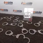 LOTE 037 - 10 ALGEMAS EM METAL. (NO ESTADO) ATENÇÃO! FAZER A VISITAÇÃO ANTES DE ARREMATAR, NÃO SABEMOS SE FUNCIONA. LEILÃO NÃO TEM GARANTIA E NEM DEVOLUÇÃO, SUJEITO A POSSÍVEIS AVARIAS VISÍVEIS/OCULTAS E/OU AUSÊNCIA DE COMPONENTES.