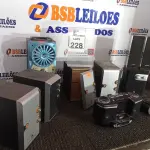 LOTE 228 - 01 LOTE C/VÁRIAS CAIXAS DE SOM MARCAS E MODELOS DIVERSOS. (NO ESTADO) ATENÇÃO! FAZER A VISITAÇÃO ANTES DE ARREMATAR, NÃO SABEMOS SE FUNCIONA. LEILÃO NÃO TEM GARANTIA E NEM DEVOLUÇÃO, SUJEITO A POSSÍVEIS AVARIAS VISÍVEIS/OCULTAS E/OU AUSÊNCIA DE COMPONENTES.