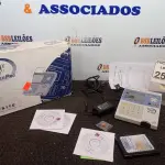 LOTE 252 - 01 ANALISADOR DE SANGUE MARCA TRIAGE. (NO ESTADO) ATENÇÃO! FAZER A VISITAÇÃO ANTES DE ARREMATAR, NÃO SABEMOS SE FUNCIONA. LEILÃO NÃO TEM GARANTIA E NEM DEVOLUÇÃO, SUJEITO A POSSÍVEIS AVARIAS VISÍVEIS/OCULTAS E/OU AUSÊNCIA DE COMPONENTES.