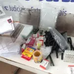 LOTE 215 - 01 LOTE C/VÁRIOS CANETÕES, CLIPES DE PAPEL, ORGANIZADOR DE PAPEIS E MATERIAIS P/ESCRITÓRIO DIVERSOS. (NO ESTADO) ATENÇÃO! FAZER A VISITAÇÃO ANTES DE ARREMATAR, NÃO SABEMOS SE FUNCIONA. LEILÃO NÃO TEM GARANTIA E NEM DEVOLUÇÃO, SUJEITO A POSSÍVEIS AVARIAS VISÍVEIS/OCULTAS E/OU AUSÊNCIA DE COMPONENTES.